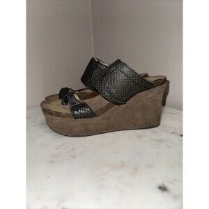 OTBT Wedge Platform Sandals Black Leather size 7.5 EUC